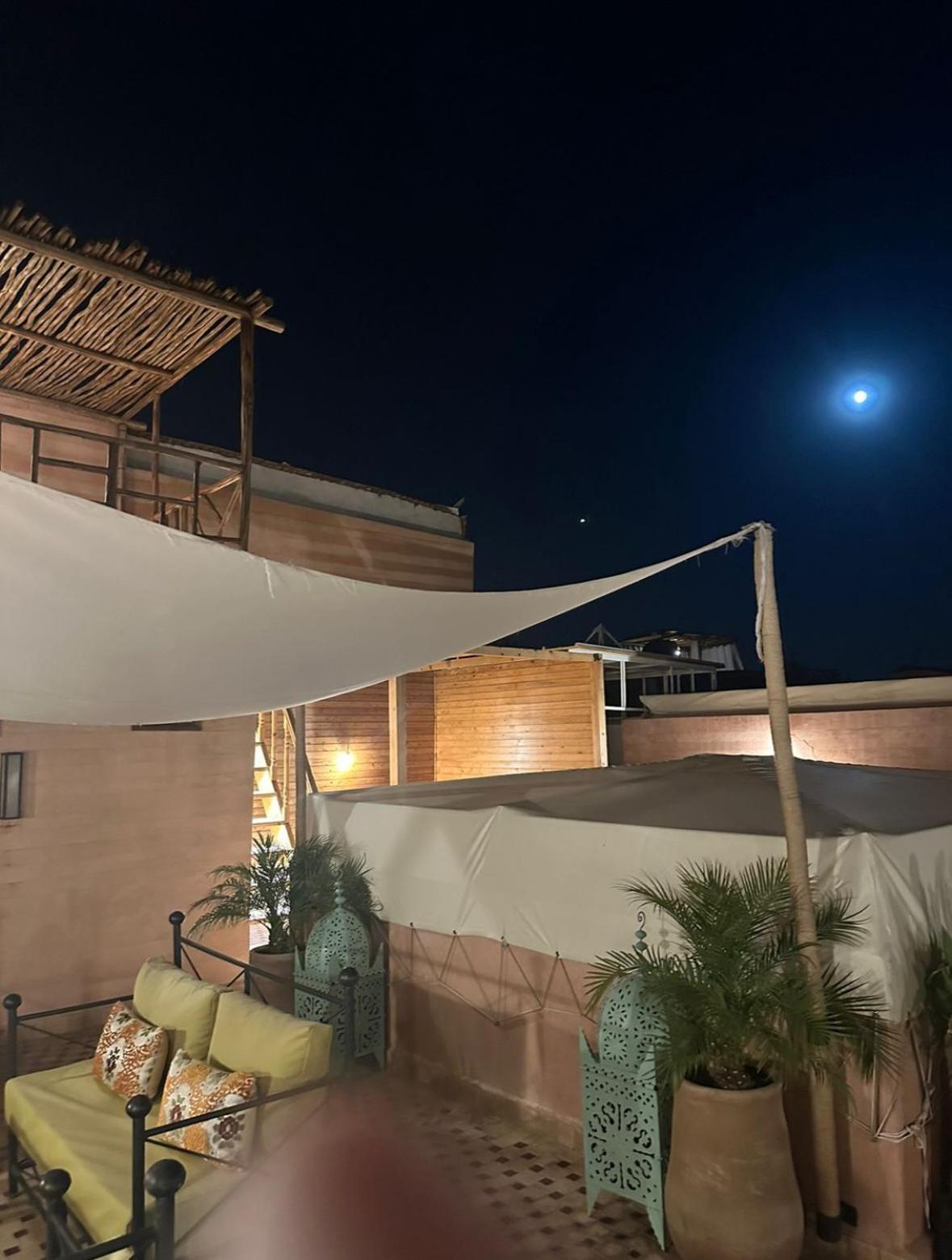 Riad Des Trois Palais Marrakesh Exterior photo