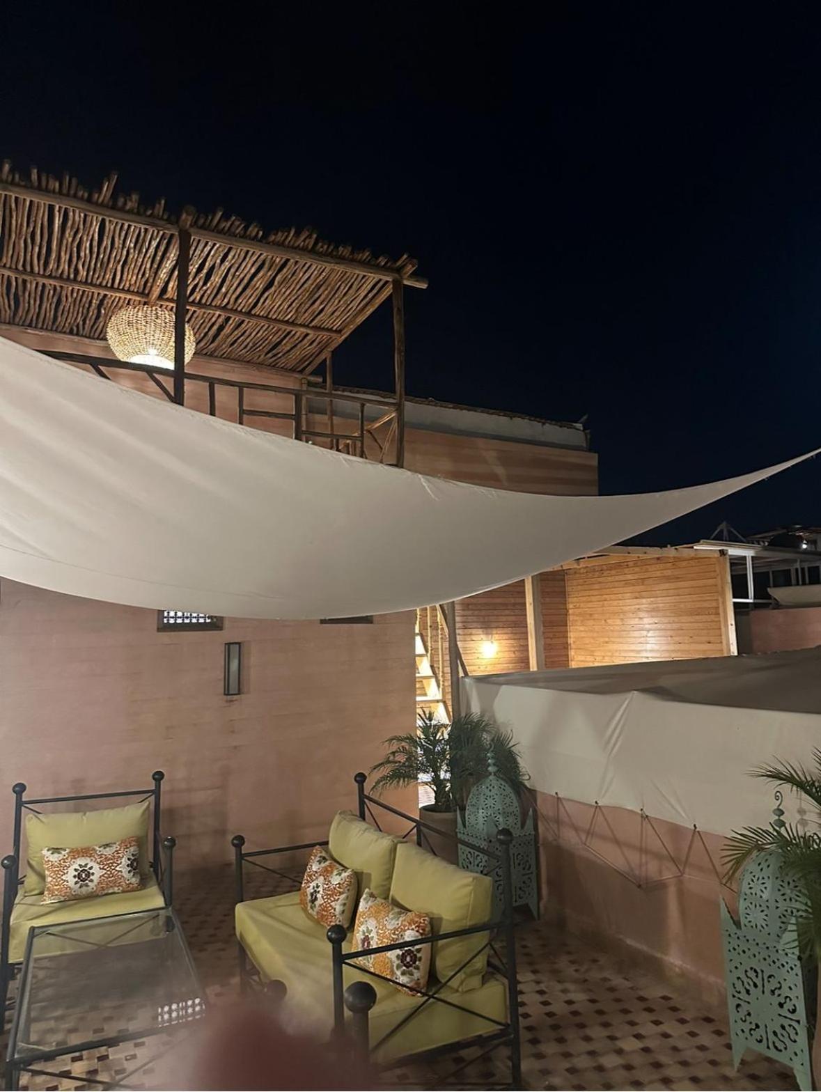 Riad Des Trois Palais Marrakesh Exterior photo