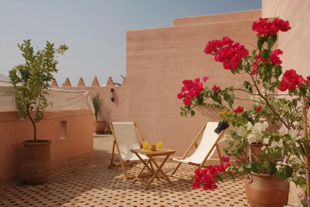 Riad Des Trois Palais Marrakesh Exterior photo