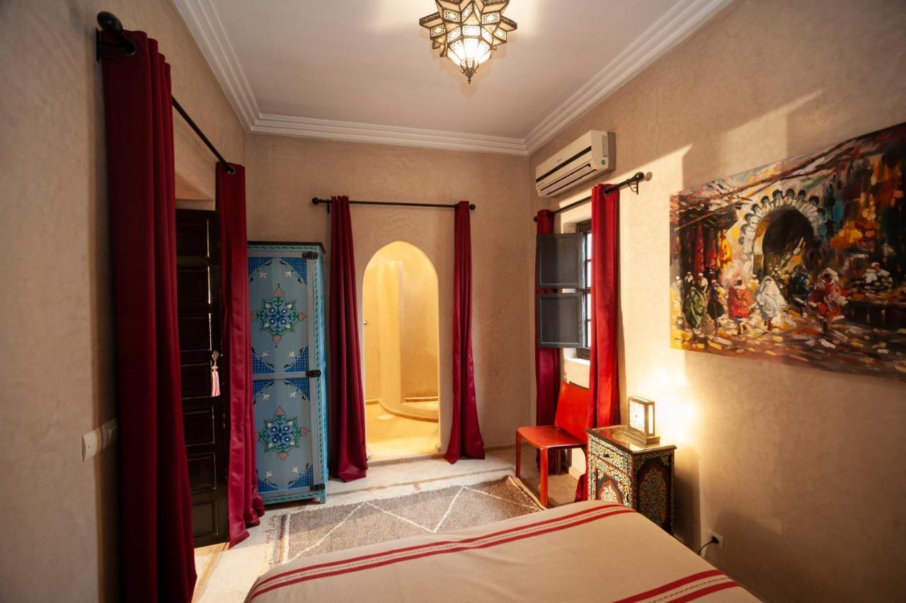 Riad Des Trois Palais Marrakesh Exterior photo
