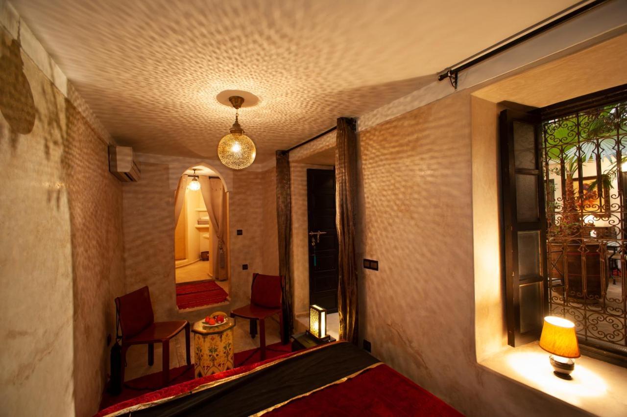 Riad Des Trois Palais Marrakesh Exterior photo