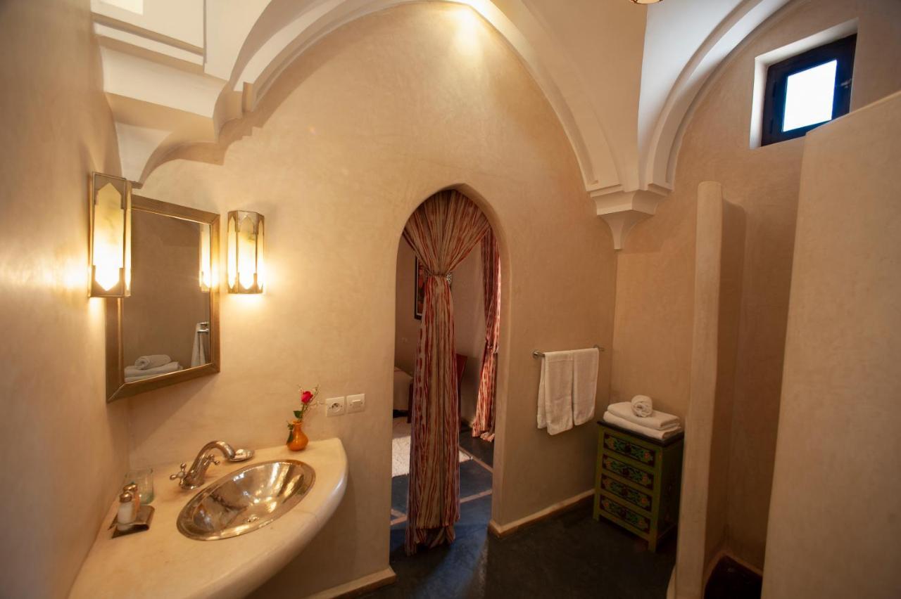 Riad Des Trois Palais Marrakesh Exterior photo